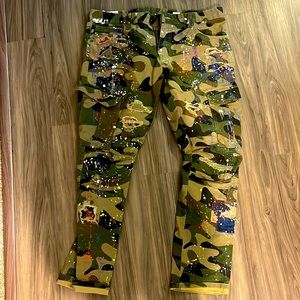 Jeans, lost weight can’t fit anymore